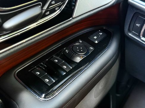 Used 2024 Lincoln Navigator L Reserve AWD/4WD image 32