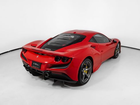 Certified 2022 Ferrari F8 Tributo RWD image 21