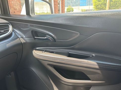 Used 2020 Buick Encore Preferred image 13