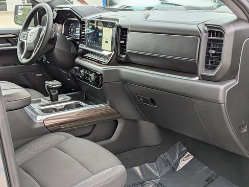 Used 2025 Chevrolet Silverado 1500 LT Trail Boss w/ Convenience Package II AWD/4WD image 30