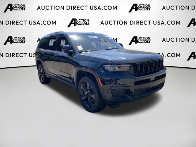 Used 2024 Jeep Grand Cherokee L Altitude RWD image 5
