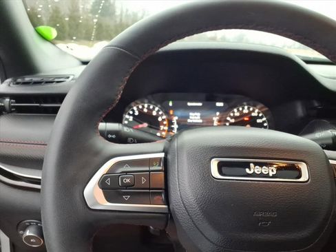 Used 2024 Jeep Compass Trailhawk w/ Sun and Sound Group AWD/4WD image 28