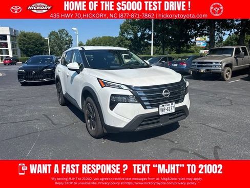 Used 2025 Nissan Rogue SV AWD/4WD image 1
