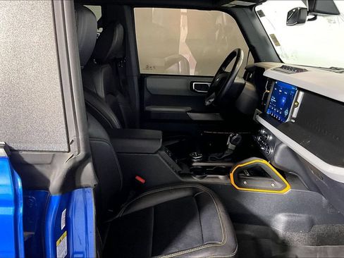 Used 2023 Ford Bronco Badlands AWD/4WD image 6