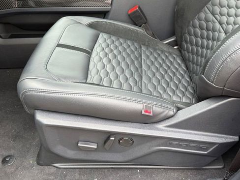 New 2025 Ford F350 Lariat w/ Lariat Ultimate Package image 39