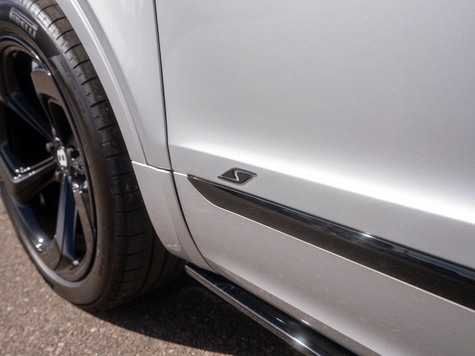 Used 2023 Bentley Bentayga AWD/4WD image 10
