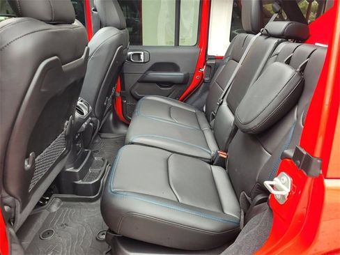 Used 2024 Jeep Wrangler Unlimited Rubicon 4xe image 10