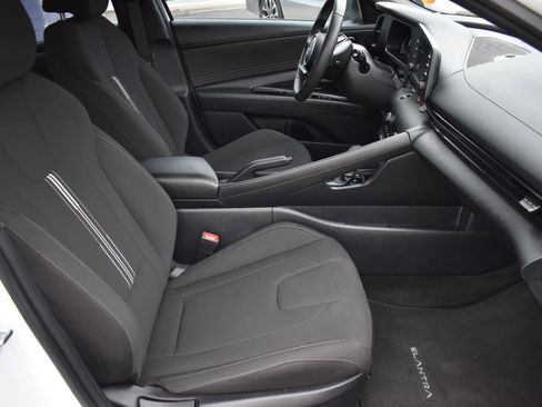 Used 2025 Hyundai Elantra Sport FWD image 12