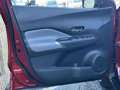 Used 2023 Nissan Kicks SR w/ SR Premium Package image 12