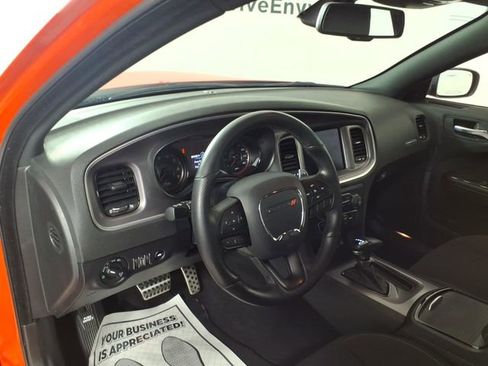 Used 2022 Dodge Charger R/T w/ Harman/Kardon Audio Group image 27