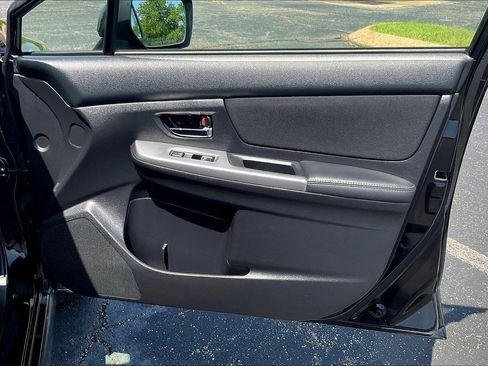 Used 2015 Subaru Crosstrek 2.0i Premium image 19