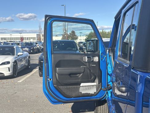 New 2026 Jeep Gladiator Sport image 12