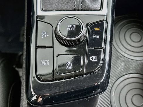 Used 2025 Kia Sportage EX FWD image 19
