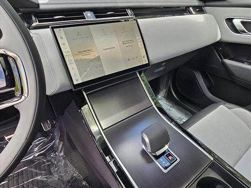 New 2026 Land Rover Range Rover Velar Dynamic SE image 12