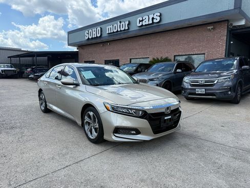 Used 2018 Honda Accord EX image 2