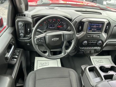 Used 2025 Chevrolet Silverado 2500 Custom w/ Custom Value Package image 27