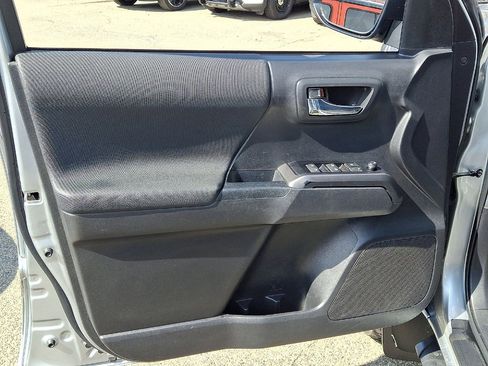 Used 2023 Toyota Tacoma TRD Off-Road image 16
