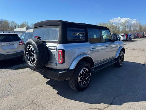 Used 2022 Ford Bronco Outer Banks image 3