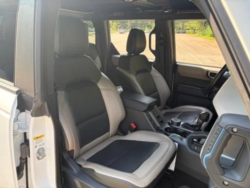 Used 2024 Ford Bronco Wildtrak AWD/4WD image 37