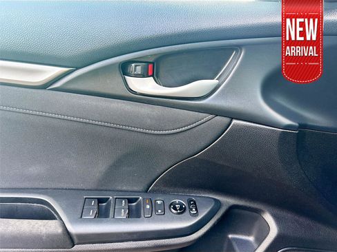 Used 2019 Honda Civic EX image 18
