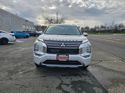 New 2026 Mitsubishi Outlander SEL image 2