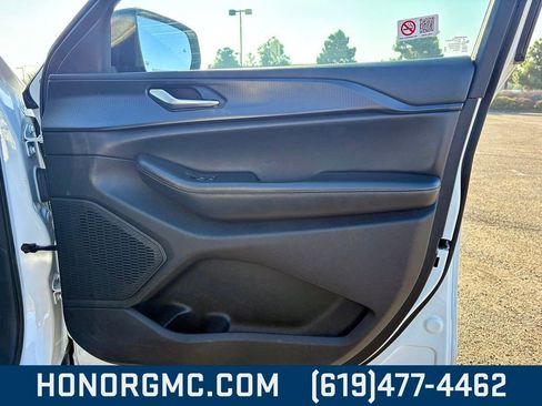 Used 2023 Jeep Grand Cherokee L Laredo image 22