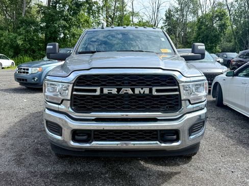 Used 2024 RAM 3500 Tradesman w/ Chrome Appearance Group AWD/4WD image 9