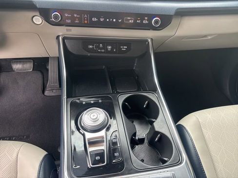 Used 2026 Kia Carnival EX FWD image 18