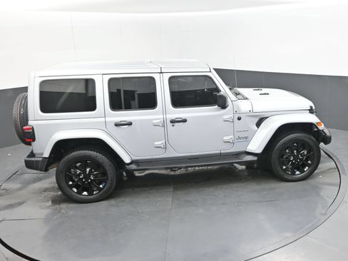Used 2023 Jeep Wrangler Unlimited Sahara w/ Cold Weather Group AWD/4WD image 38
