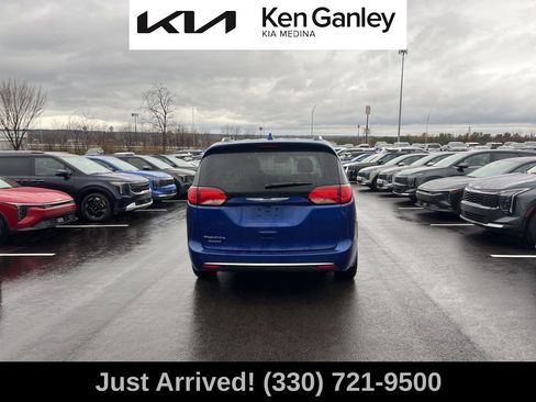 Used 2019 Chrysler Pacifica Touring-L Plus w/ Advanced Safetytec Group image 6