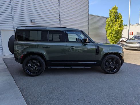 New 2026 Land Rover Defender 110 X-Dynamic SE AWD/4WD image 4