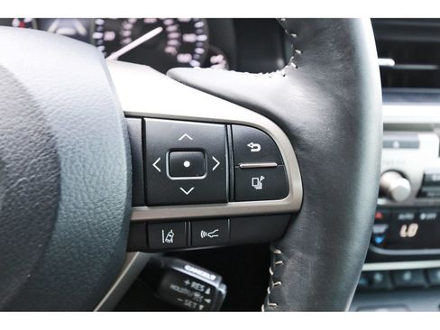 Used 2017 Lexus ES 350 w/ Luxury Package FWD image 18