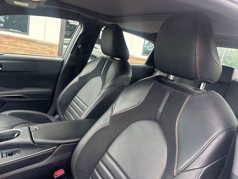 Used 2019 Toyota Avalon Touring FWD image 3