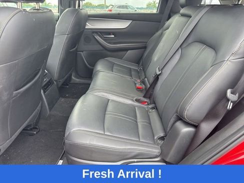 Used 2025 MAZDA CX-70 3.3 Turbo w/ Preferred Package AWD/4WD image 12