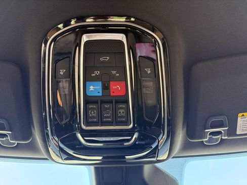 Used 2022 Jeep Grand Cherokee L Summit w/ Luxury Tech Group V AWD/4WD image 48