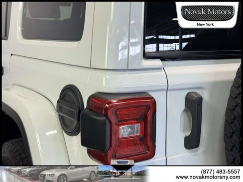 Used 2021 Jeep Wrangler Unlimited Sahara AWD/4WD image 13