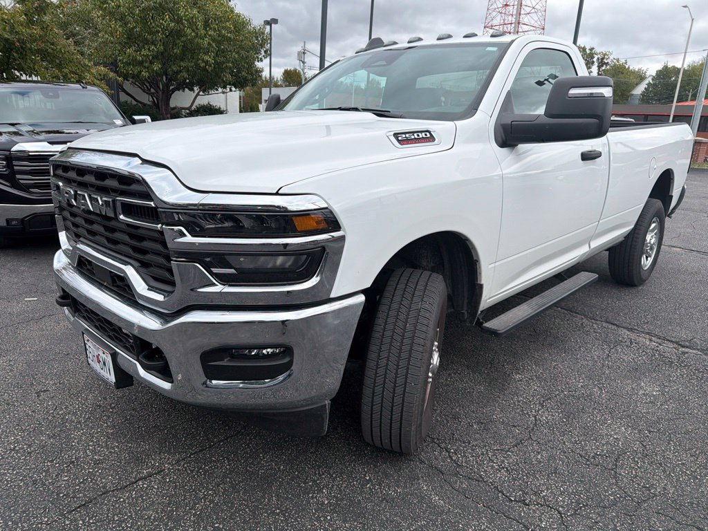 Used 2026 RAM 2500 Tradesman w/ Chrome Appearance Group AWD/4WD image 4