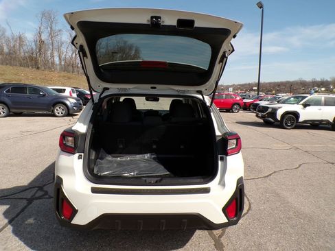 Used 2025 Subaru Crosstrek 2.0i Premium image 8
