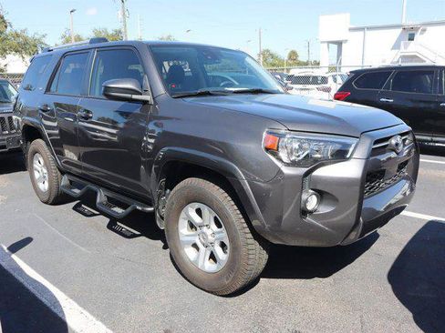 Certified 2020 Toyota 4Runner SR5 AWD/4WD image 2