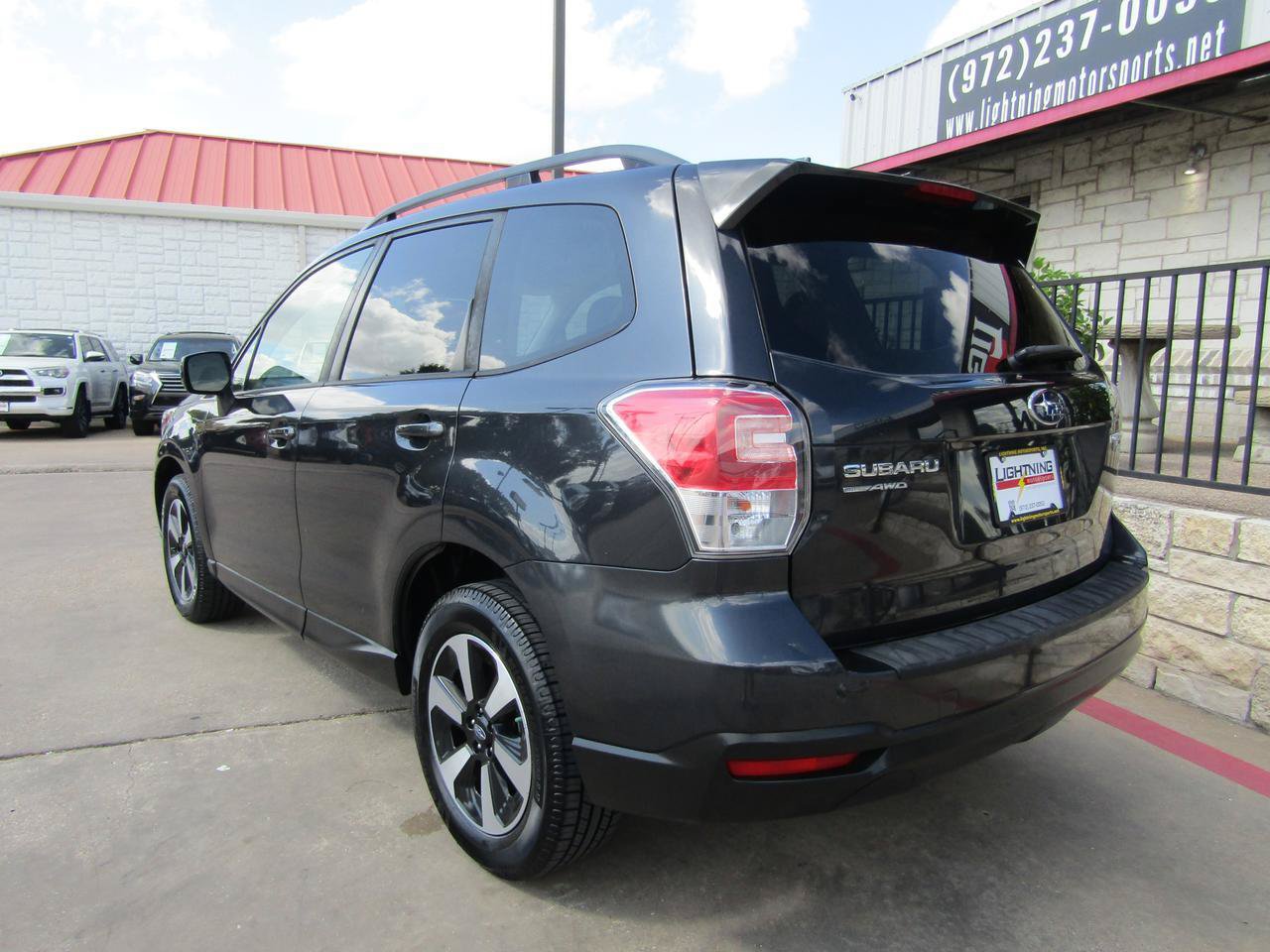 Used 2017 Subaru Forester 2.5i Premium AWD/4WD image 3
