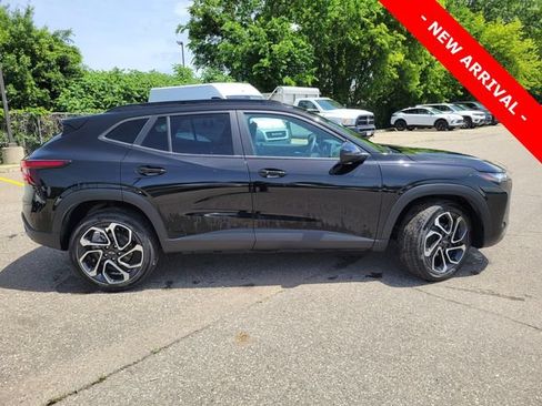 Used 2021 Chevrolet TrailBlazer LS FWD image 2