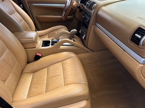 Used 2008 Porsche Cayenne AWD/4WD image 17