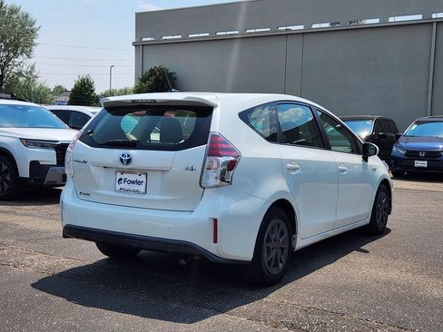 Used 2016 Toyota Prius V Three FWD image 5