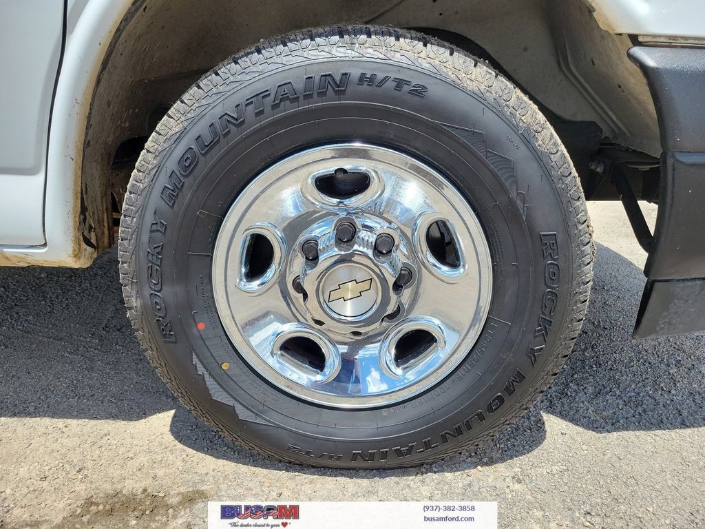 Used 2020 Chevrolet Express 2500 w/ Communications Package RWD image 5