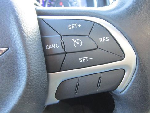 Used 2015 Chrysler 200 Limited w/ Convenience Group image 11