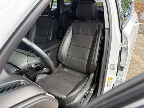 Used 2023 GMC Terrain SLT AWD/4WD image 15