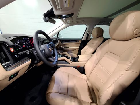 New 2026 Porsche Cayenne image 15