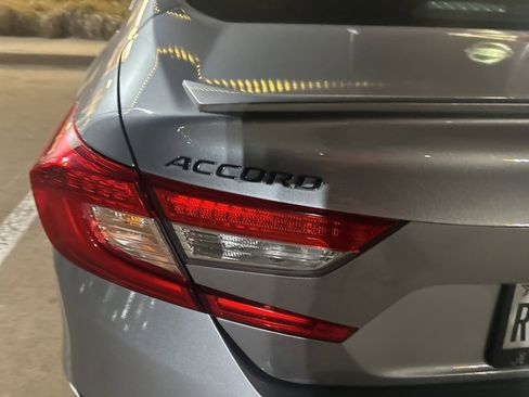 Used 2019 Honda Accord Sport image 12