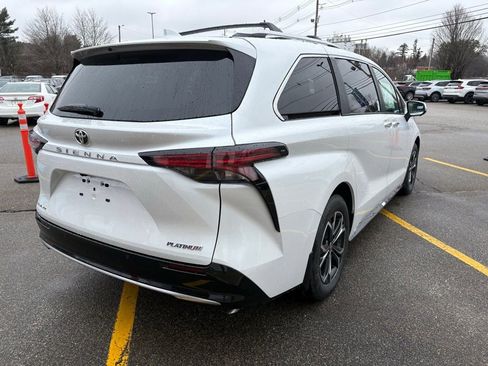 New 2026 Toyota Sienna Platinum image 5