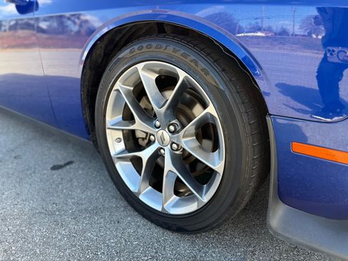 Used 2022 Dodge Challenger GT image 9